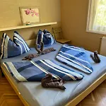 Rozsa Apartment *