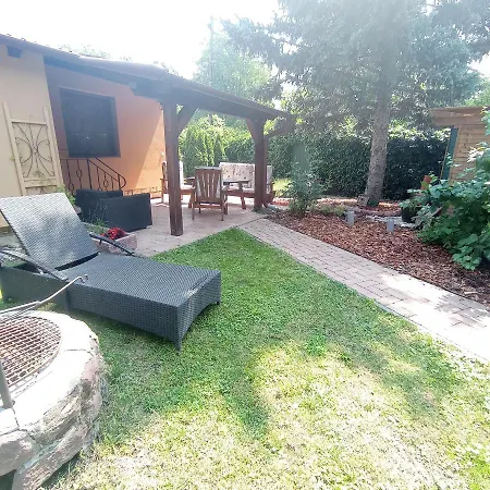 Rozsa Apartment Alsoors
