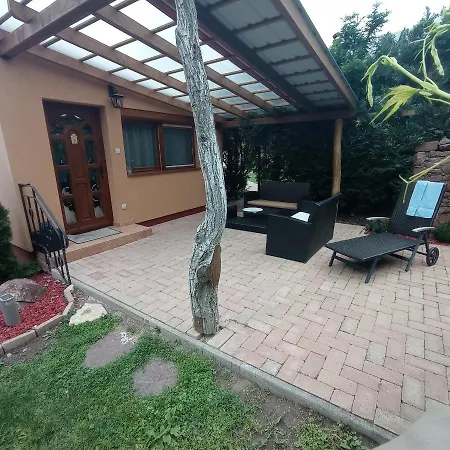 Rozsa Apartment *